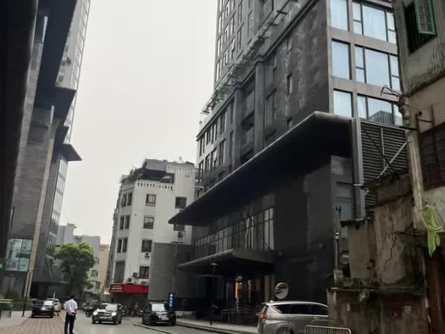 Bán nhà Thuỵ Khuê 190m², 3 tầng, MT 9.6m, Chào Giá 44 tỷ Tây Hồ. Chi tiết liên hệ: O94lO7l689