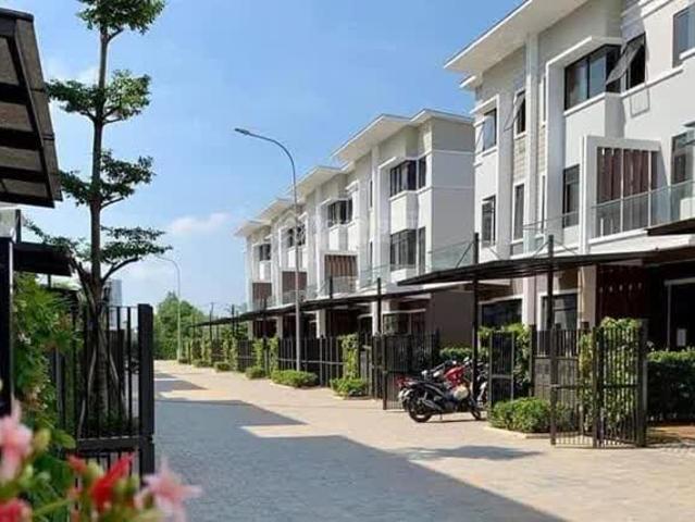 Bán nhà tiện nghi 3 tầng 5x20m, nhà siêu đẹp ngay KDC cao cấp Bình Hưng, Bình Chánh nhỉnh 11 tỷ