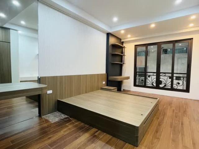Bán nhà Trần Cung gần Hoàng Quốc Việt, thoáng, gần phố, 50m, 5T, giá 5.35 tỷ. LH 0966866