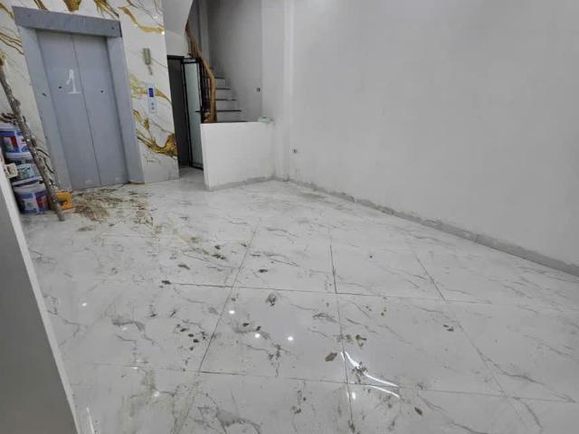 Bán Nhà Trần Hứu Tước Đống Đa Ô Tô Sát Nhà 2 Thoáng Vĩnh Viễn 6 Tầng Thang Máy 42M 9,5 Tỷ