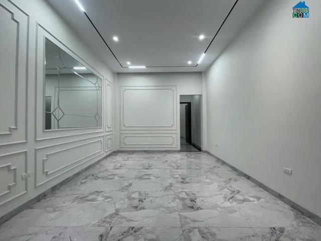 Bán nhà Trần Quốc Hoàn – Phân lô, ô tô tránh, 40m², MT 3.5m, giá 14 tỷ