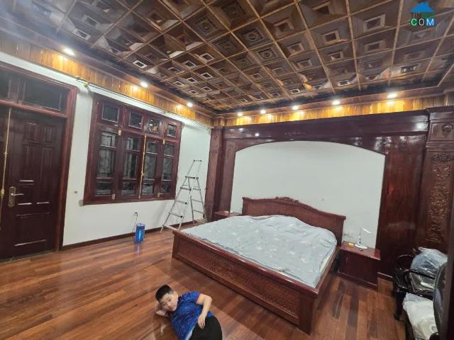 Bán nhà Trần Thái Tông 100m² 4 tầng 2 mặt ô tô tránh vỉa hè kinh doanh đỉnh