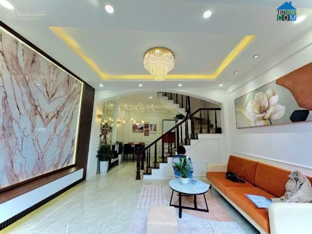Bán nhà Trương Định, Mới, 5 tầng, ôtô, hơn 6 tỷ LH 0886962