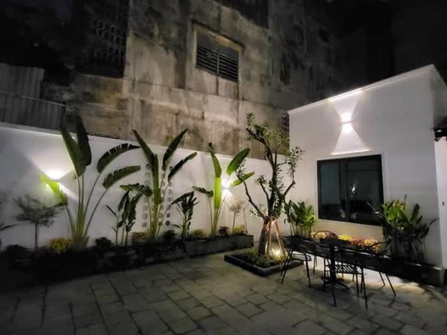 Bán nhà Trương Định, 138m2 kiểu biệt thự vườn, MT 8m, ô tô đỗ sân