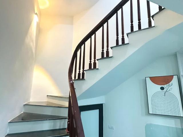 Bán Nhà Trương Định – 42M2 – 4 Tầng – Ngõ Ôtô Thông – Lô Góc – Giá 7.56 Tỷ 0886962