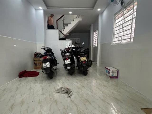 Bán Nhà Trong Ngõ Tân Thuận Đông Q. 7 3,9 Tỷ Sổ Hồng Chính Chủ 2 Phòng Ngủ