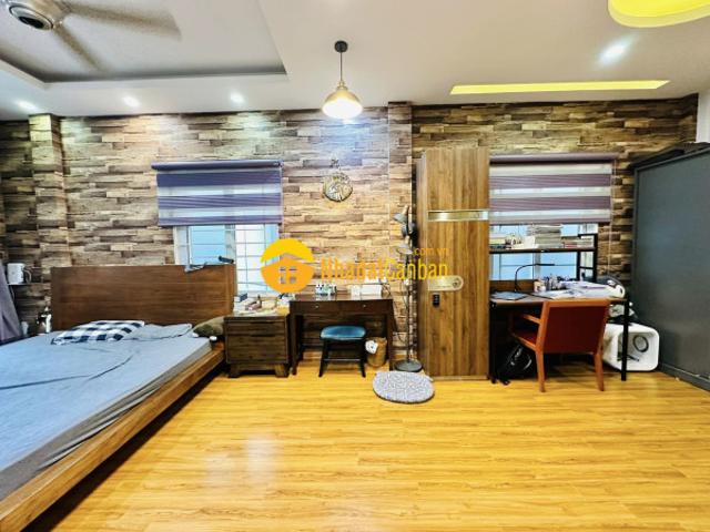 Bán nhà trung tâm đống đa, lô góc, mặt tiền rộng, rất gần phố, nhà đẹp ở ngay