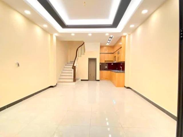 Bán nhà Văn Trì, Minh Khai, Từ Liêm ôtô đỗ cửa, gần quận ủy, 32m2x 5T, hơn 3 tỷ. Trả góp 0973