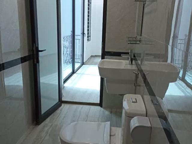 Bán nhà Văn La, Hà Đông, nhà mới kính coong, ô tô tránh 30m, 45m2, 3,39 tỷ
