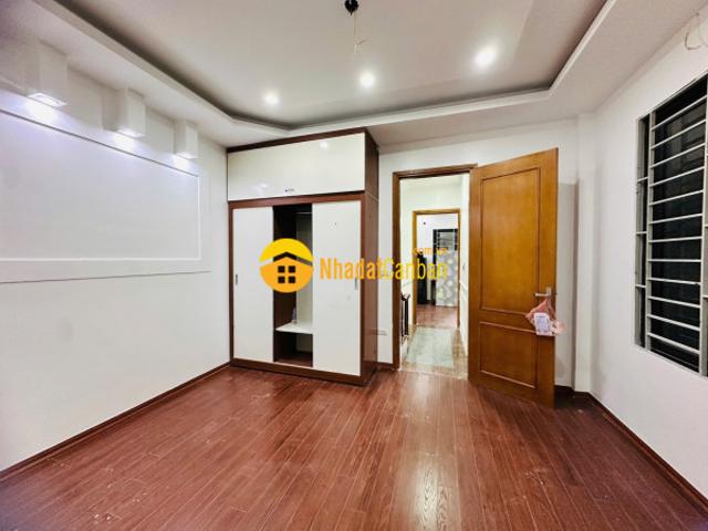 Bán nhà võng thị, tây hồ, diện tích rộng, nhiều phòng, 3 mặt thoáng