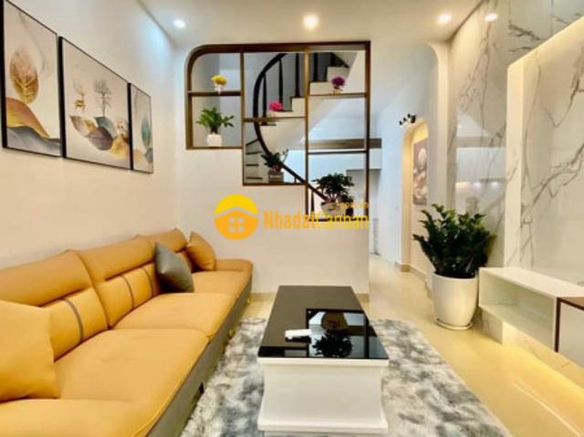 Bán nhà vĩnh quỳnh 45m2 5 tầng, ngõ thông, ô tô qua nhà, sổ vuông như a4 giá chỉ 2 tỷ 8