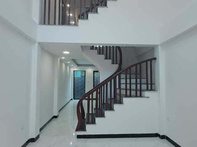Bán nhà Vĩnh Trung 40m² x 5 tầng, ô tô vào nhà, giá chỉ 5 tỷ