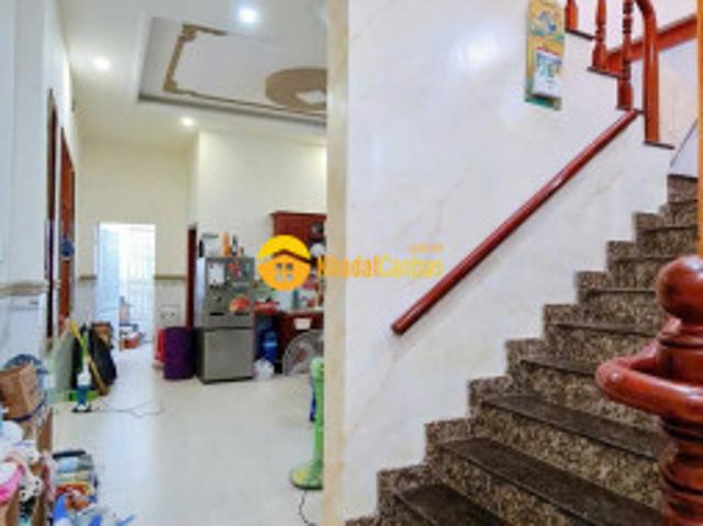 Bán nhà vị trí đẹp đối diện cổng trường mầm non vị trí đẹp có thể kinh doanh mua bán được