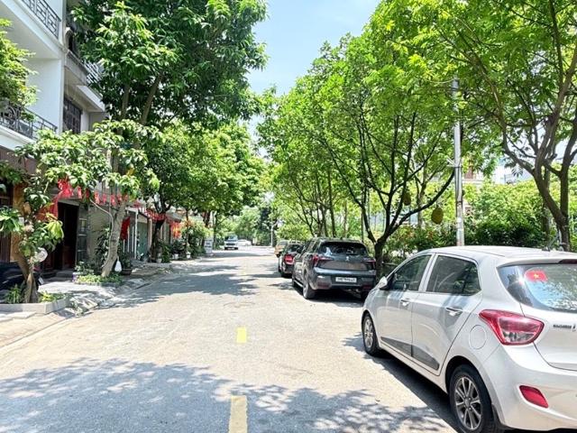 Bán nhà việt hưng 62m2 7 tầng thang máy ô tô tránh 23 tỷ