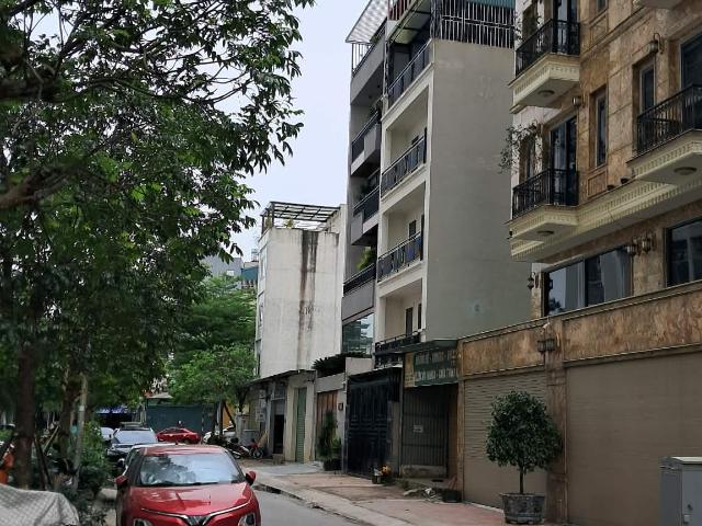 Bán nhà việt hưng 80m2 6 tâng thang máy ô tô tránh đỗ 17. X Tỷ