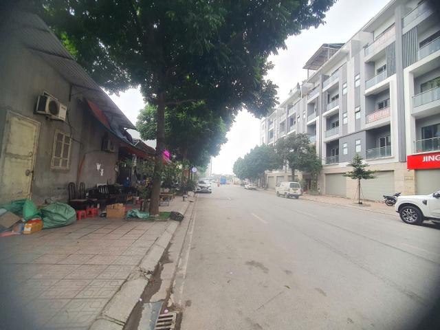 Bán nhà việt hưng 90m2 4 tầng vỉa hè, ô tô tránh, 3 thoáng 18. X Tỷ