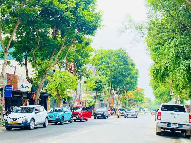 Bán nhà việt hưng 90m2 5 tầng mặt phố vip view noble palace 40 tỷ