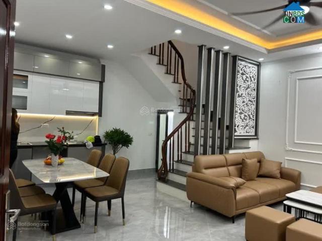 Bán Nhà Xuân La, Sát Phố, Ôtô Đỗ Cửa, DT 40m2, MT 4m, Giá 9.7 Tỷ