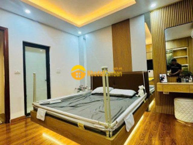 Bán nhà xuân đỉnh cạnh ngoại giao đoàn cv hoà bình. 35m 5 tầng mt 4.5. Giá 8.9 tỷ