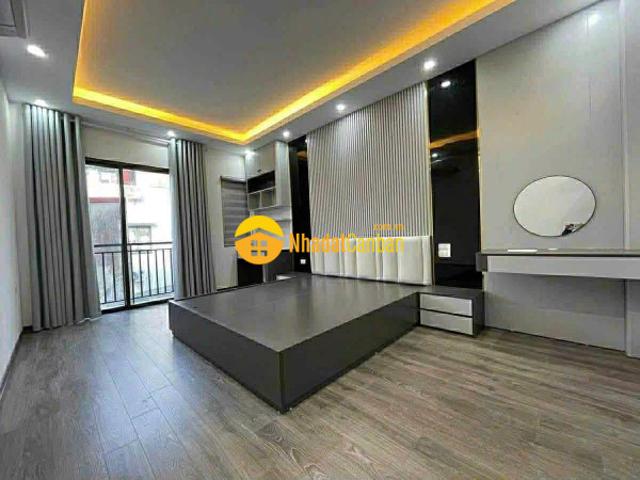 Bán nhà xuân đỉnh gần chợ cạnh cv hoà bình. Bến xe ntl 35m 6 tầng. Giá 8.8 tỷ