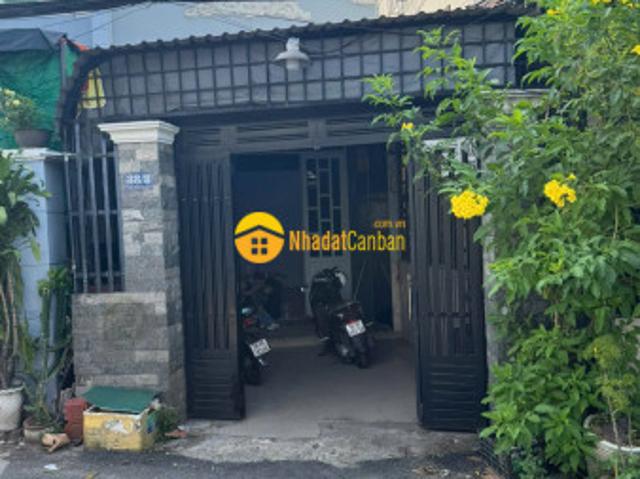 Bán nhà xã xuân thới thượng cũ dt 78 m2 shr chỉ 3.8tỷ. Lh0906699