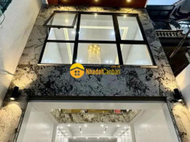 Bán nhà yên hoà cầu giấy 35m 5 tầng 6.9 tỷ, lô góc