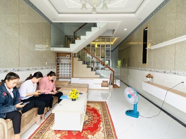Bán nhà 1 lầu KDC West Gate chợ gò đen HĐ thuê 10tr 1 tháng