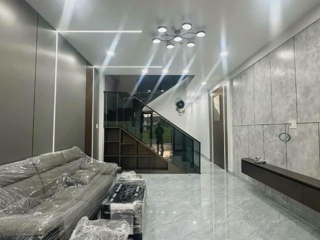 Bán nhà 1 trệt 1 lầu 4,5x25m gần trường đại học Văn Hiến Bình Chánh Giá 1 Tỷ 190Tr