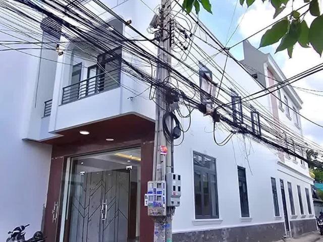 Bán Nhà 1 Trệt 2 Lầu Góc 2 Mặt Tiền Mới 100%, Thổ Cư, Hoàn Công