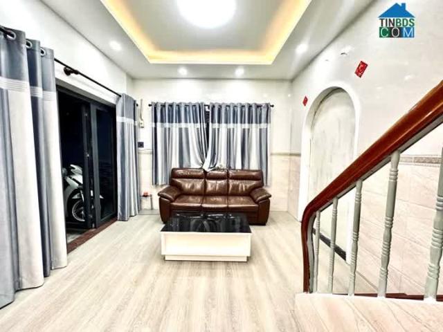 Bán nhà 26m2, 3 tầng, 2PN, đường Huỳnh Văn Bánh, p13