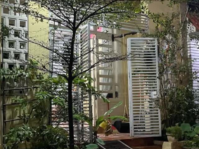 Bán nhà 2 lầu Dĩ An dt 81m2 giá 920tr shr