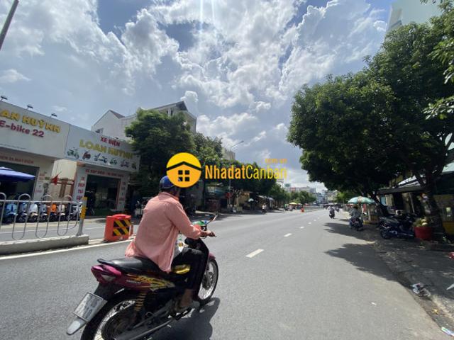 Bán nhà 2 mặt tiền đường nguyễn sơn quận tân phú. Dt6,4x28m. Giá 35,5 tỷ