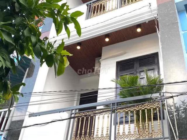 Bán nhà 2 tầng tại Quận 4 2PN, 1WC, pháp lý đầy đủ, giá chỉ 1,7 tỷ