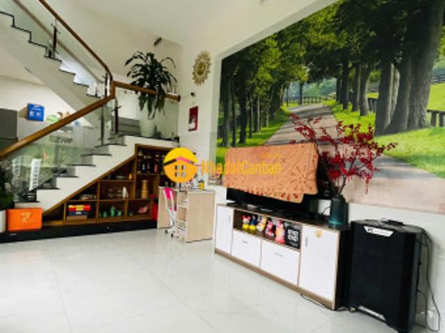 Bán nhà 2 tầng bê tông oto duy tân gần võ chí công 287m2
