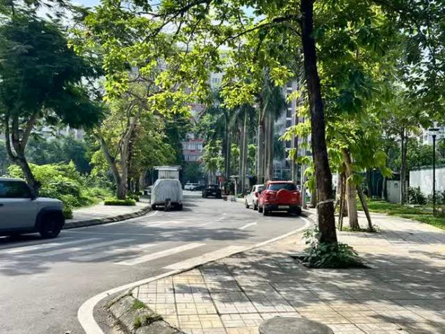 Bán nhà 2 tầng ở ngay trung tâm thị trấn Trâu Quỳ, khu giãn dân tái định cư 7.2ha, cực hiếm