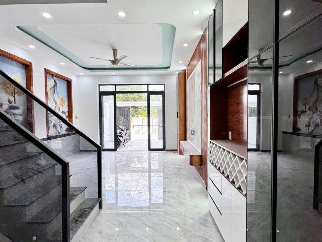 Bán nhà 2 Tầng P. Biên Hòa, SHR thổ cư, Đường nhựa 2 ô tô, gần trường Chu Văn An