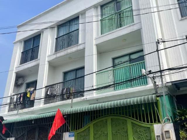 Bán nhà 3 tầng 4x15m giá 4,8 tỷ TL Đường 8m Thạnh Xuân 48