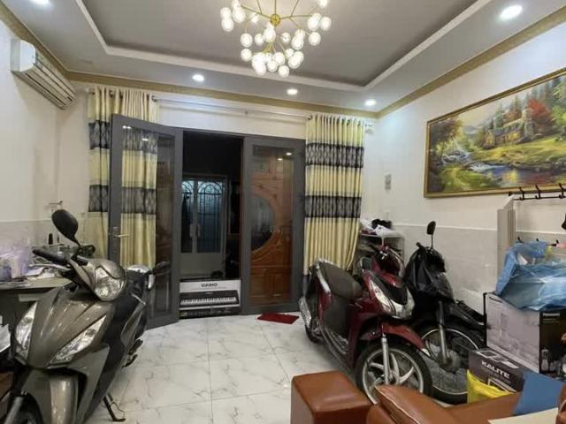 Bán Nhà 3 Tầng 65M2 Mở Thêm Sân Thượng Sát Mặt Đường Trần Nhân Tôn Quận 10 0902934