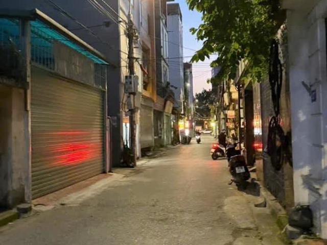 Bán Nhà 3 Tầng – 90,1m² – Mặt Ngõ Chính Ô Tô Tránh – Hoa Lâm, Long Biên – Mặt Tiền 5,2m – Giá 21