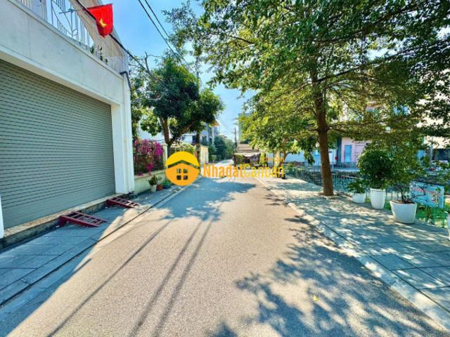 Bán nhà 3 tầng tập thể z153 thị trấn đông anh cũ