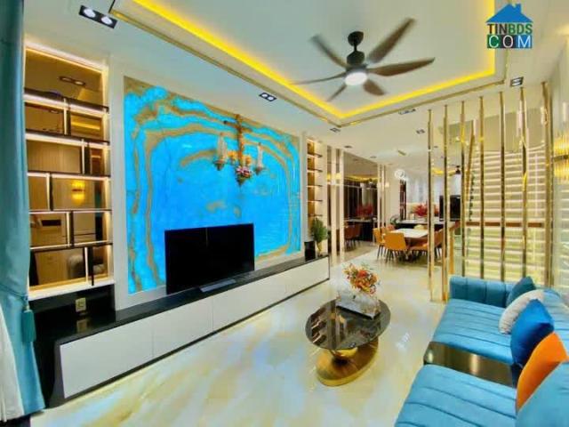 Bán nhà 3 tầng to rộng bề ngang 7.5m DT đất 165m2 mặt đường 25m Lê Đại Hành 0838800