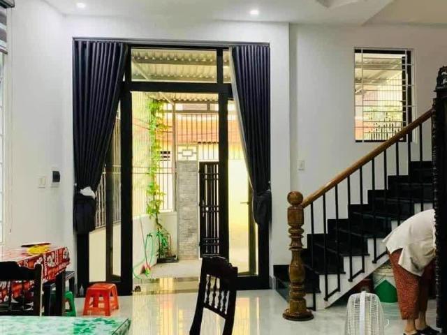 Bán nhà 3 tầng còn mới 2 mặt tiền kiệt xe hơi Trần Phú nhà đẹp đầy đủ nội thất
