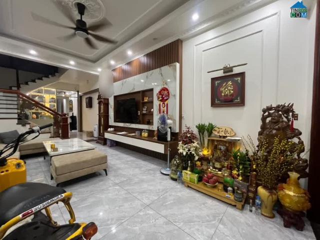 Bán nhà 3 tầng gần khu Vịt Cỏ Hồ Sen, ph Tân Bình, TP HD, 75m2, 3 ngủ, nhà đẹp, giá tốt