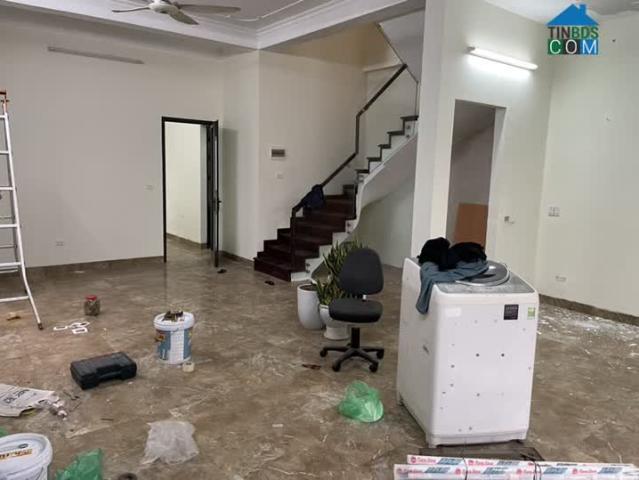 Bán nhà 3 tầng gần sân bóng Đông Mỹ, Thanh Trì 162m2, ô tô vào tận sân