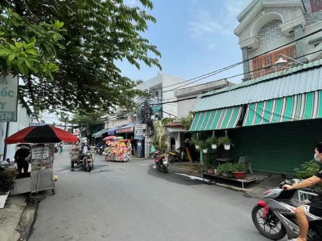Bán nhà 3 tầng mặt tiền đường số 9, đường nhựa 10m, 144m2 giá 11 tỷ