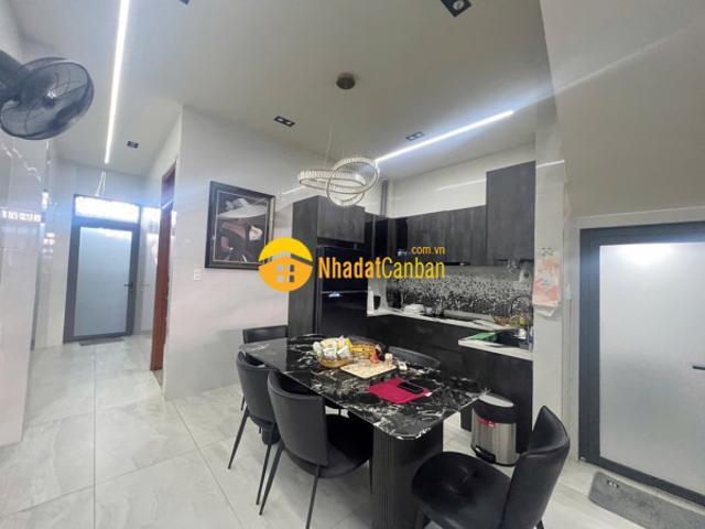 Bán nhà 3 tầng đẹp 91m2, ngay cd công thương q9, hẻm oto 7 chỗ, 7. X tỉ