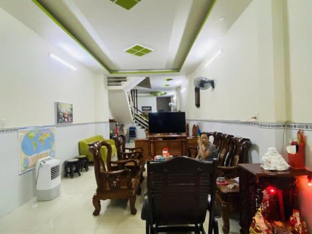 Bán Nhà 3 Tầng Phạm Văn Bạch, Tân Bình 100m2, Giá 7.8 Tỷ Sổ Hồng Chính Chủ