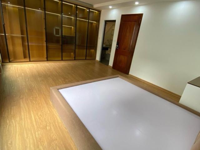 Bán nhà 40m Hào Nam lô góc kinh doanh gần oto chỉ nhỉnh 9 tỷ