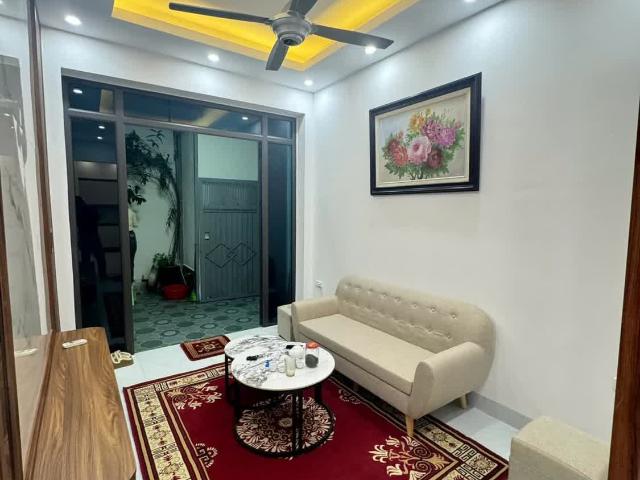Bán Nhà 42M X 4 Tầng, Ba Đình, Khu Vực Trung Tâm, Gần Phố, Ở Ngay An Sinh Tốt
