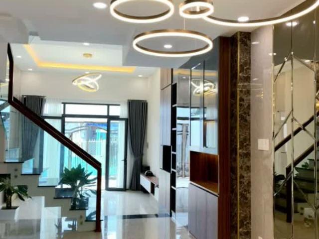 Bán nhà 4 tầng, 90m², 4PN, 5WC, Q. 2, 8.2 tỷ, sổ hồng